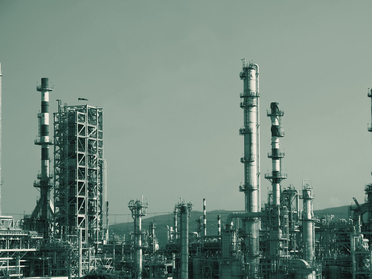 Process plant with distillation columns